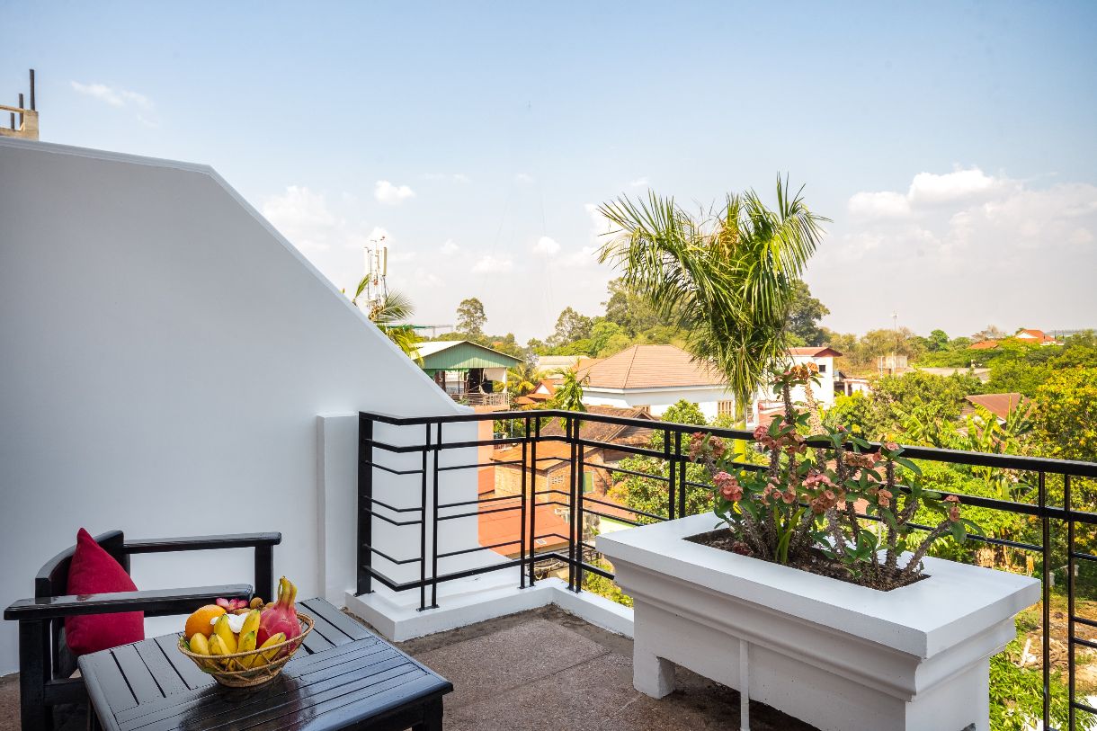 Sala Siem Reap Hotel - Suite with Living Room, Bathtub, Pool View